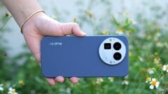 Realme GT 8 Pro 配备了可更换的理光 GR 摄像头模块，上手图片、媒体照片和宣传视频均有披露。(图片来源：@feni_book）