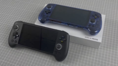 Anbernic RG556 的两种首发颜色。(图片来源：Anbernic）