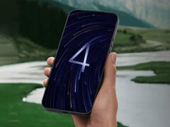首批共包含七款设备。图为：经过编辑的小米17 Ultra宣传图，顶部带有HyperOS 4标志。