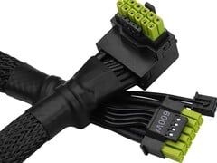 华擎的 L 型 12V-2x6 线缆，带绿色针脚。(图片来源：华擎）