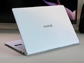 1 千克超极本，配备 Arrow Lake 和出色的输入设备 -Honor MagicBook Art 14 2025 评测