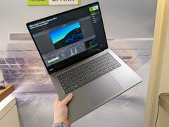 据称，Surface Laptop Ultra 配备了一款出色的键盘。
