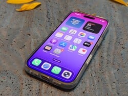 适用于 iPhone 17 的 360° Ostand 旋转保护壳