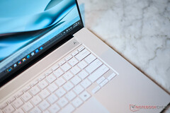 华硕 ZenBook S16 扬声器（图片来自 Notebookcheck）