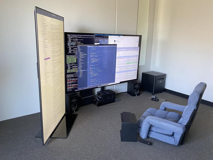 (图片来源：U/deselected via r/battlestations)