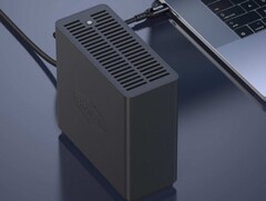 D4 基本上是一个可容纳多达四个固态硬盘的机箱（图片来源：TerraMaster）