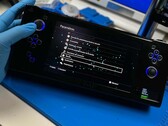 一位改造者制作了一台便携式 PlayStation 4（图片来源：wewillmakeitnow，已编辑）