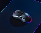 配备 underglow RGB 灯光的 Razer 眼镜蛇 HyperSpeed 游戏鼠标。(图片来源：Razer）