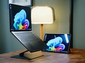微软的 Surface Laptop 7 和 Surface Pro 11（如图所示）在今年晚些时候之前仍将采用骁龙 X 处理器。
