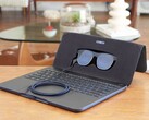 Spacetop G1 拥有 5G、蓝牙 5.3 和 Wi-Fi 7 连接。(图片来源：Sightful）