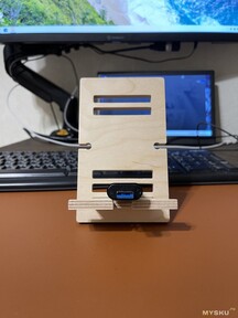 USB 端口（图片来源：MySKU 上的 ZachemKupil，未经编辑）