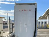 特斯拉巨型充电桩(图片:RodneyaKent/X)