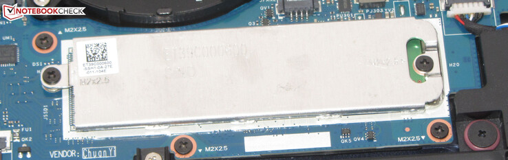 一个PCIe-3-SSD作为系统驱动器。