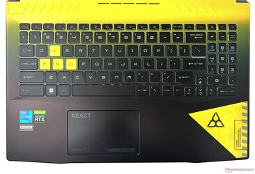 微星Crosshair 15 R6E采用了主题式键盘设计