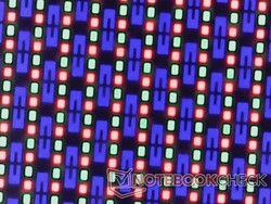 清晰的 OLED 显示屏，没有严重的颗粒感问题