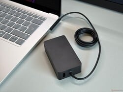 65W 电源功率不足。