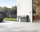 Anker Solix Solarbank E2700 Pro（如图）支持高达 3600W 的太阳能输入。(图片来源：Anker）