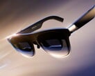 Xreal 1 Pro+ AR 眼镜连接笔记本电脑、手机和游戏主机时,可呈现亮度达 1,200 尼特的 HDR 画面。