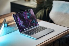 配备 M4 的 MacBook Pro 标配 16GB 内存。(图片来源：Notebookcheck）