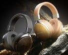 Fiio Snowsky Nature 耳机有黑色和杏色两种颜色可供选择。