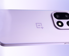 雾紫色的 OnePlus 15（图片来源：OnePlus，经编辑）