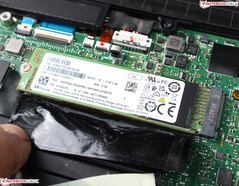 SSD存储采用M.2 2260格式