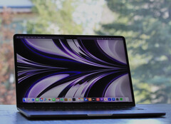 MacBook Air 15可能只是其13.6英寸同类产品的放大版。(图片来源：James Yarema)