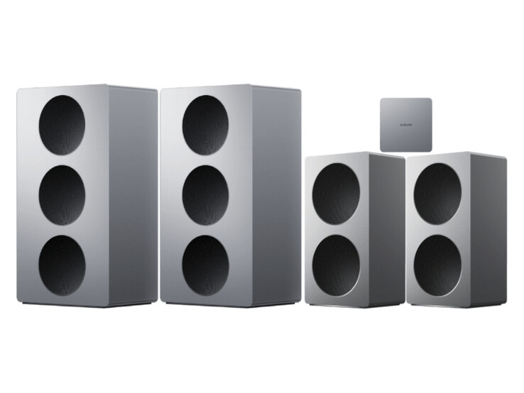 小米 Sound 2 套件包括四个扬声器和一个无线音频连接器。