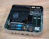 Minisforum AI X1 Pro 与未安装的 PSU 和扬声器
