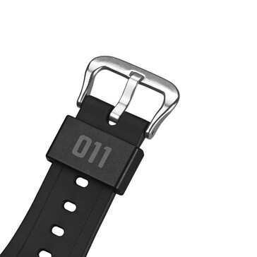 表带环上印有主角 "011"。(图片来源:卡西欧)