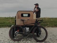 Kilow Gravel 电动自行车重 11.6 千克（约 25.6 磅）。 图片来源：Kilow