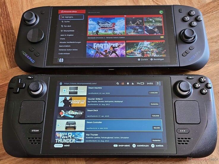 配备 M12S 控制器后,Switch 2 的尺寸几乎与 Steam Deck 相同。
