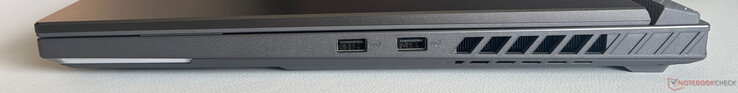 右：2 个 USB-A 3.2 Gen.2（10 GBit/秒）
