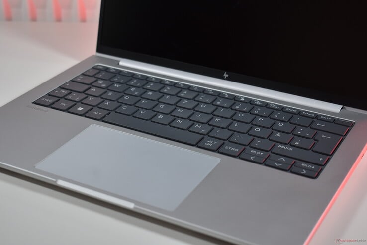 HP EliteBook 8 G1a 14：键盘