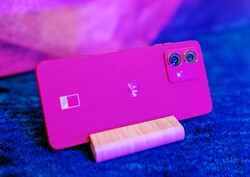 摩托罗拉 Moto G84 评测。测试设备由摩托罗拉德国公司提供。