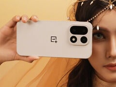 OnePlus 15 再次被爆将配备 7,300 mAh 电池容量。图：旗舰手机的宣传图。(图片来源：OnePlus）