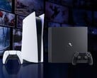 PS5 和 PS4 两代 PlayStation 游戏机（图片来源：索尼 PlayStation 编辑）