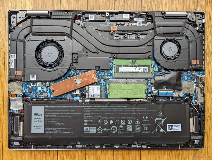 Inspiron 16 Plus 7630 对比