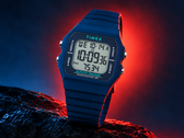 Timex TW5M55700JQ 手表采用 40 毫米八边形树脂表壳