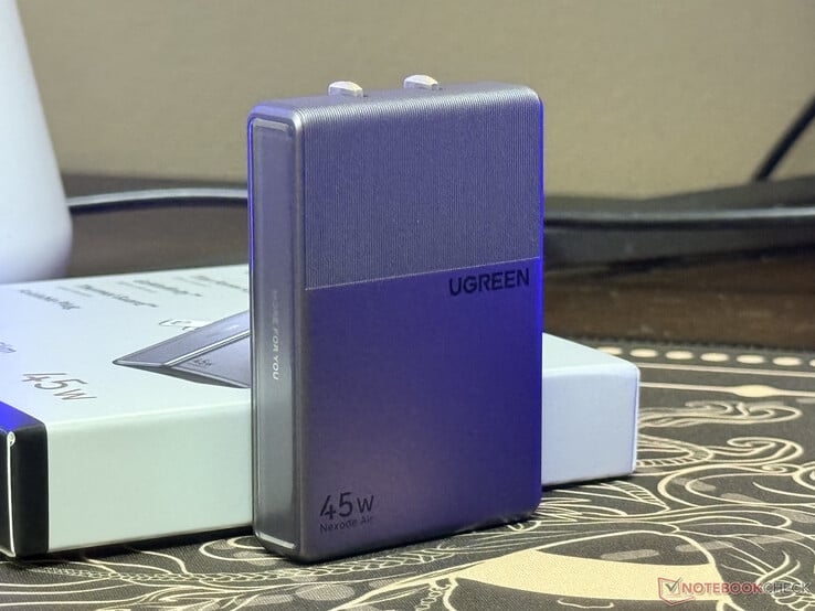 Ugreen Nexode Air 45W 超薄充电器,除了其极简包装外