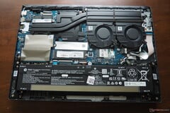 扩展空间:Victus 15内部(图片来源:Notebookcheck)