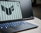华硕 TUF Gaming A14 和 A16 配备了两个固态硬盘空间。(来源：Alex Waetzel for Notebookcheck）