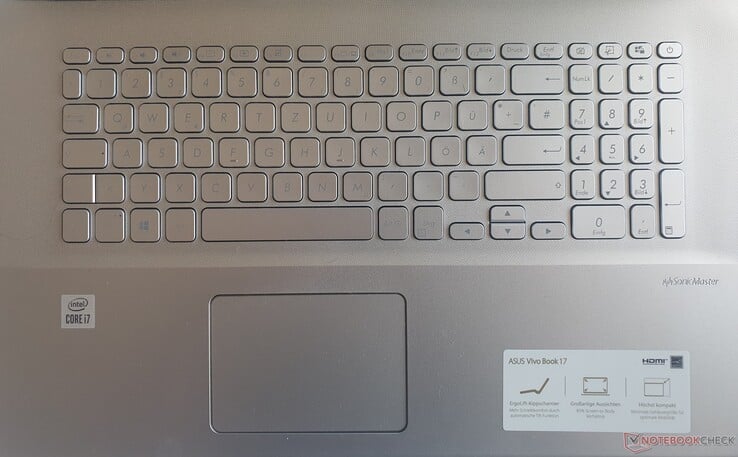 华硕VivoBook 17：按键标签难以阅读（银色的灰色）。