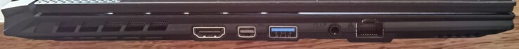 左边：HDMI 2.1，Mini DisplayPort 1.4，USB Type-A 3.2 Gen. 1，组合式3.5毫米音频插孔，2.5Gb/s网络
