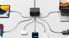 通过 USB-C 或 USB-A，可同时为七台设备供电，总功率最大可达 350 瓦。