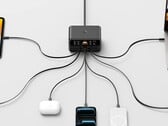 通过 USB-C 或 USB-A，可同时为七台设备供电，总功率最大可达 350 瓦。