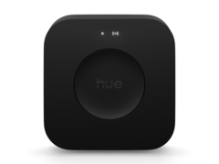 飞利浦的 Hue Bridge Pro（如图）将于 2025 年 9 月推出。(图片来源：飞利浦）