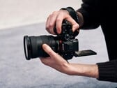 索尼 A7r VI 采用全新的 6680 万像素全画幅传感器。