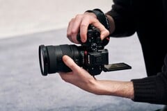 索尼 A7r VI 采用全新的 6680 万像素全画幅传感器。