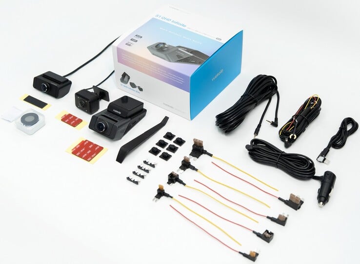 Vueroid S1 QHD 三摄像头型号的包装内容。
